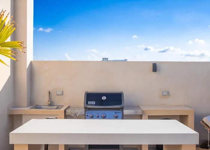Apartment Calatt Design, Luxury, Roof, Pool And Location