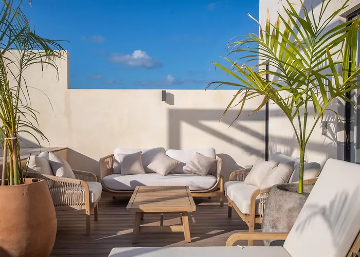 Apartment Calatt Design, Luxury, Roof, Pool And Location